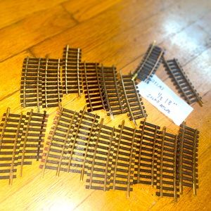 Snap Atlas 1/3” train tracks total of 19 pieces 🛤️